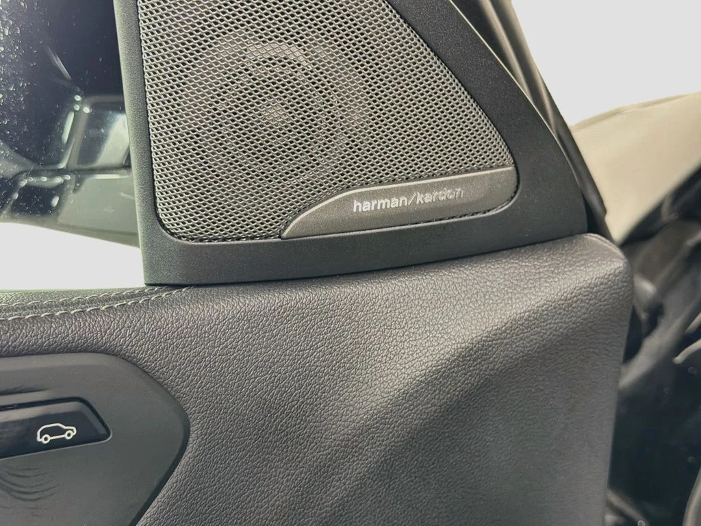 Used 2021 Black BMW sDrive40i image 19