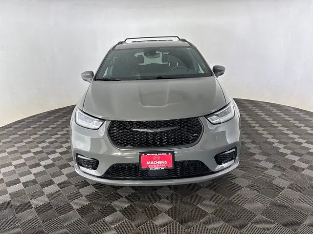 Used 2021 White Chrysler Touring image 2