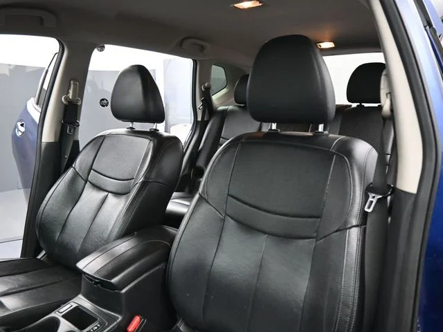 Used 2020 Blue Nissan SL image 25