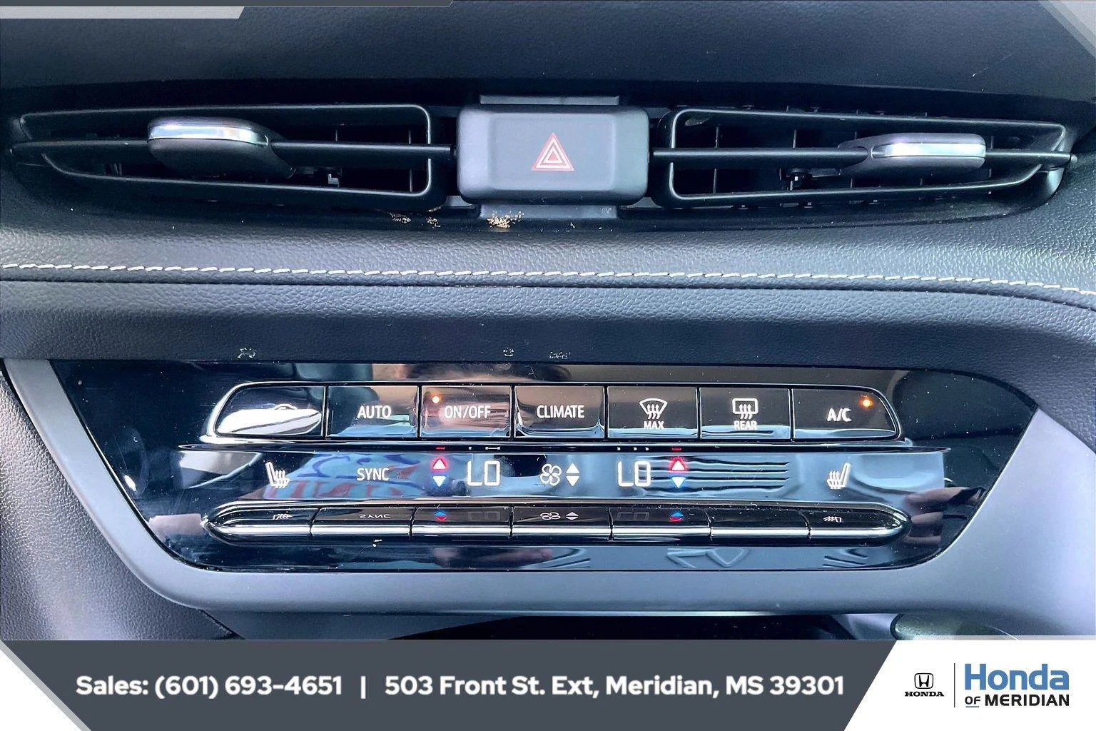 Used 2023 White Frost Tricoat Buick Essence image 22