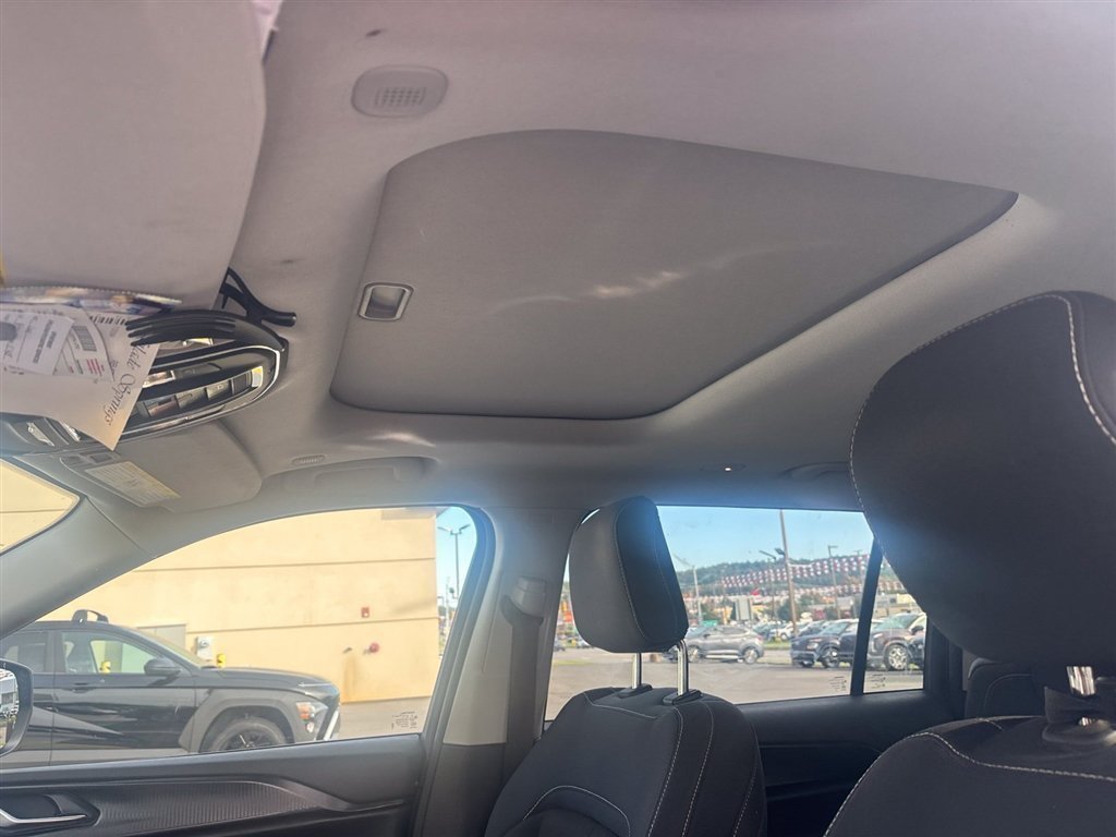 Used 2023 Gray Jeep Laredo image 26