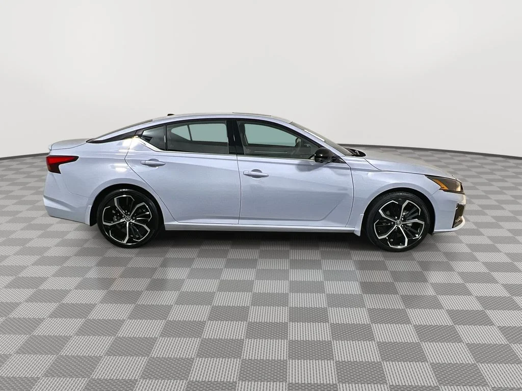 New 2026 Gray Nissan 2.5 SR image 9