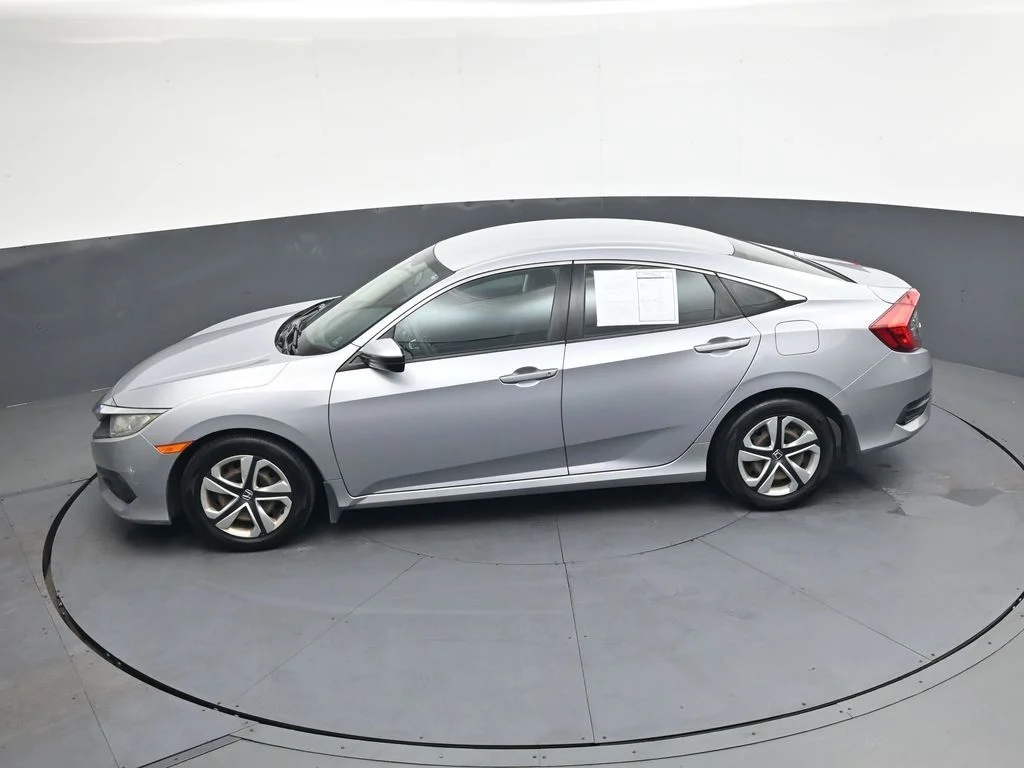 Used 2018  Honda LX image 19