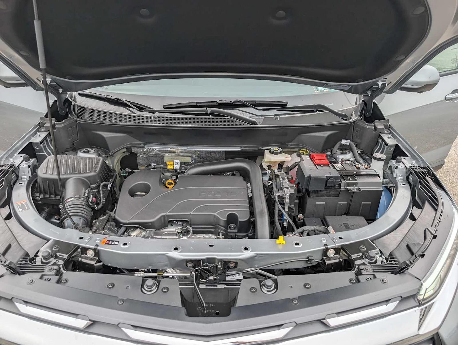 2027 Chevrolet Equinox LT - Photo 10
