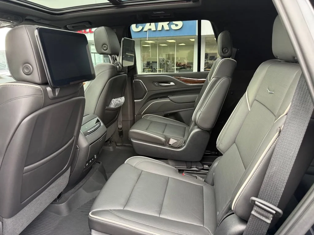 Used 2021 BLACK RAVEN Cadillac Premium Luxury image 17