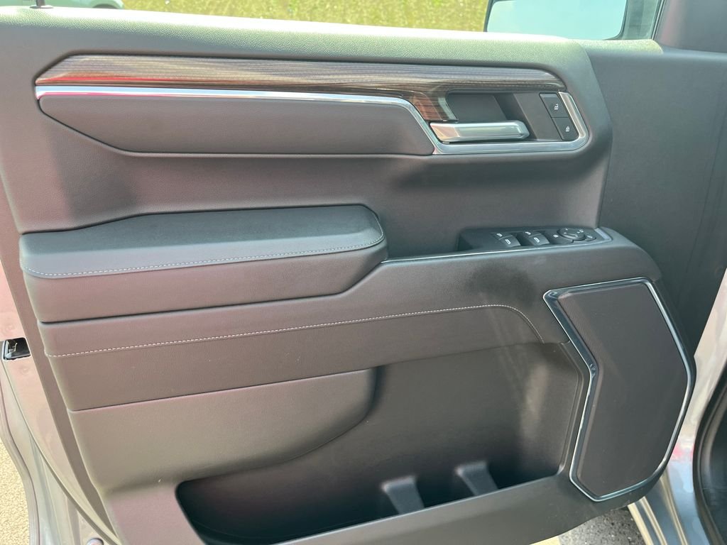 Used 2023 Gray Chevrolet LT image 14