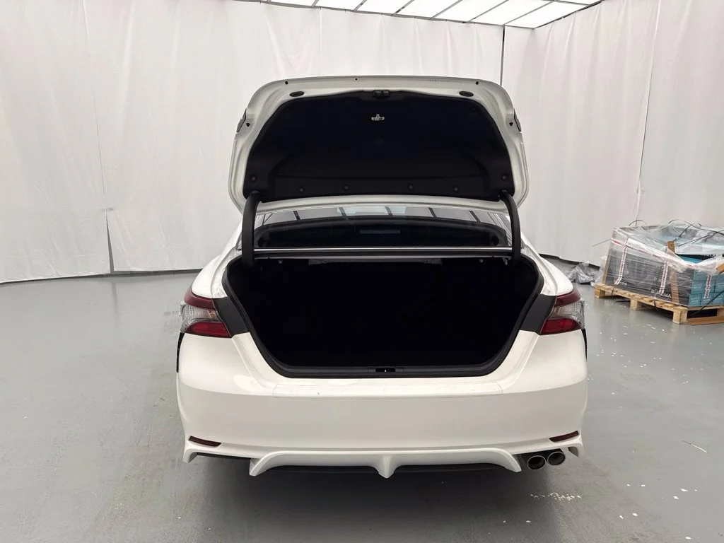 Used 2022 Off-white Toyota SE image 10