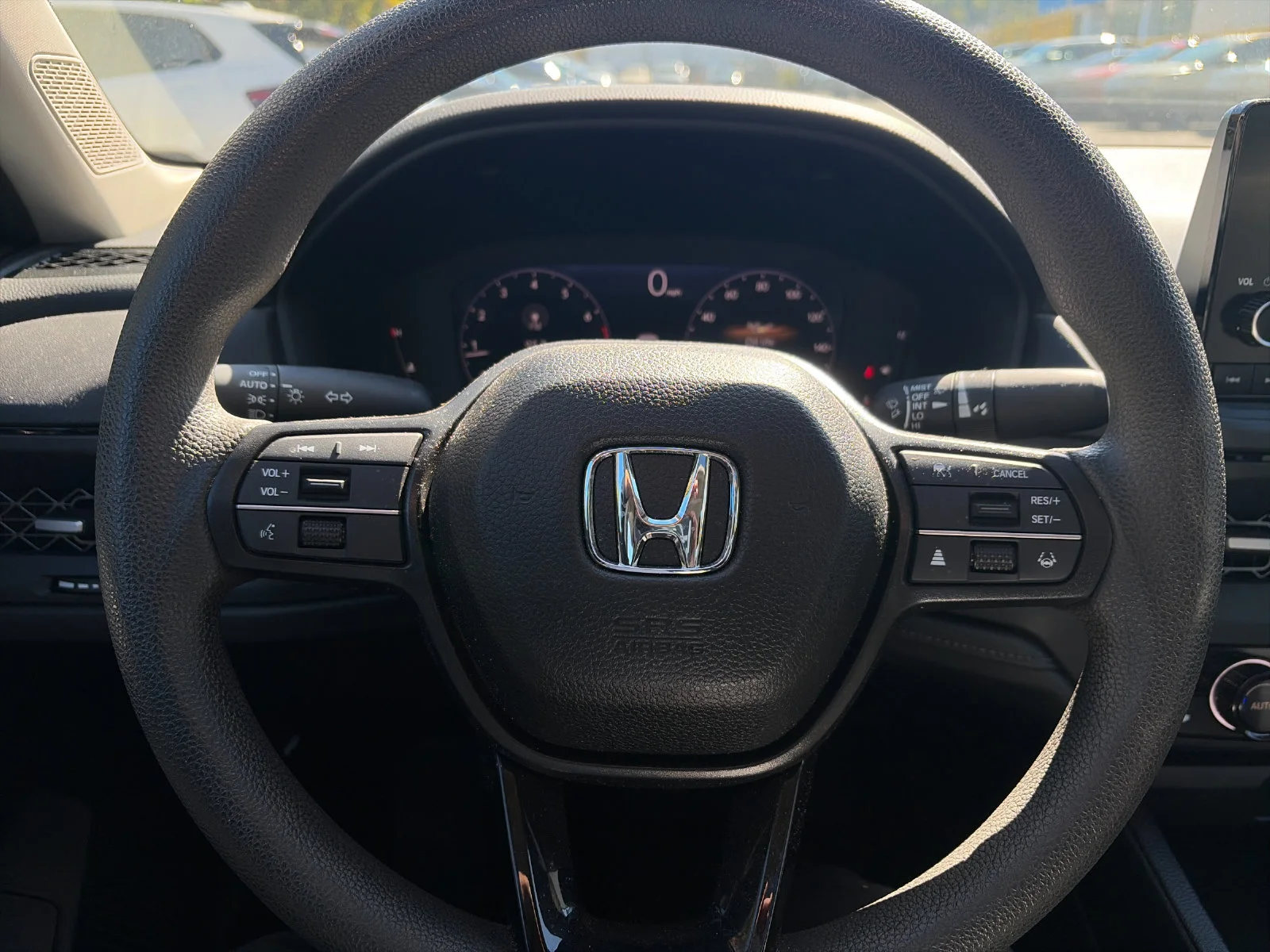 Used 2025 Silver Metallic Honda SE image 24