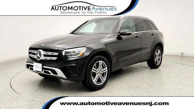2022 Mercedes-Benz GLC GLC 300 SUV w/ Panorama Sunroof & Digital Instrument Cluster