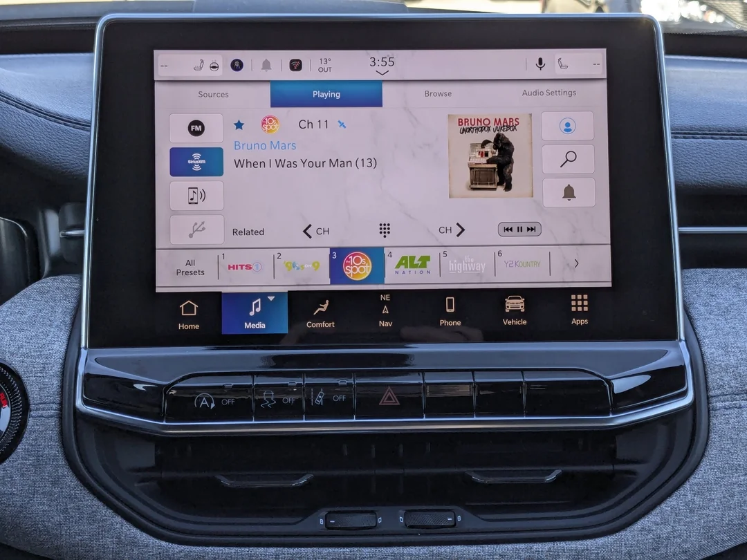 New 2026 Silver Jeep North - - 4x4 - Panoramic Sunroof - Alpine Audio - Adaptive Cruise - Power Liftgate & More! image 20