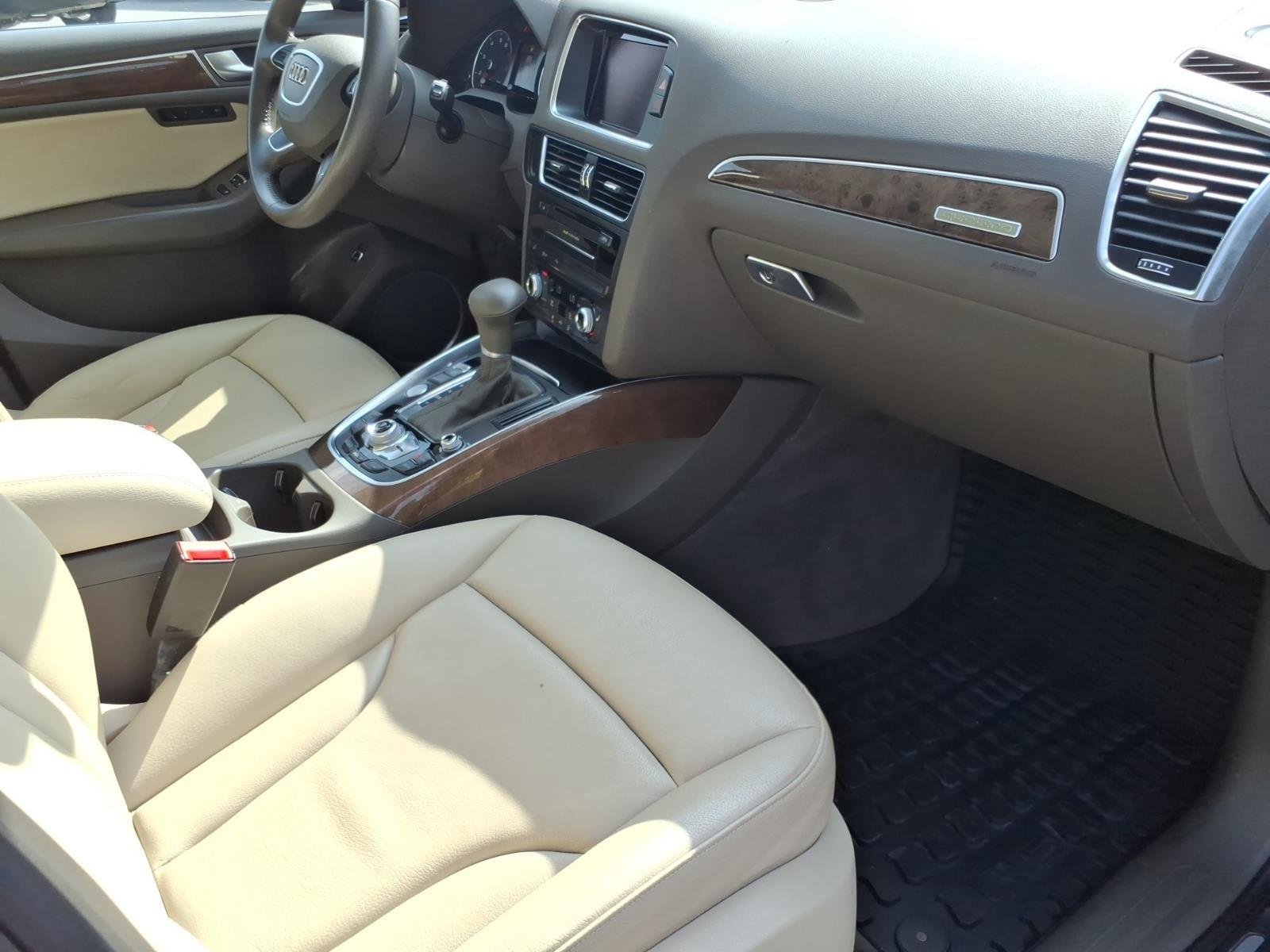 Used 2016 Mythos Black Metallic Audi Premium Plus image 24