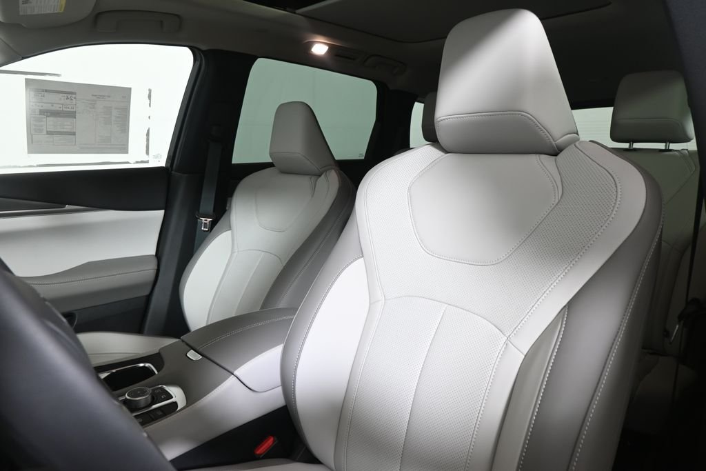2027 INFINITI QX60 LUXE - Photo 16
