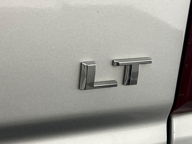 Used 2022 Silver Ice Metallic Chevrolet LT image 32