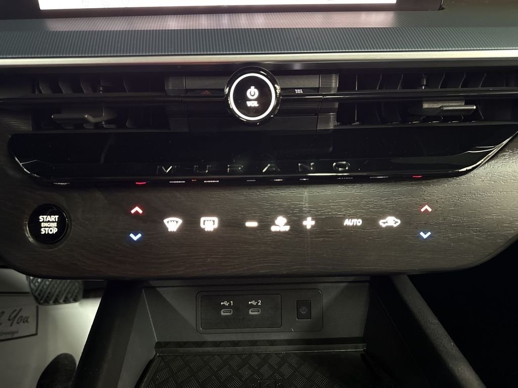 Used 2025 White Pearl Nissan SL image 28