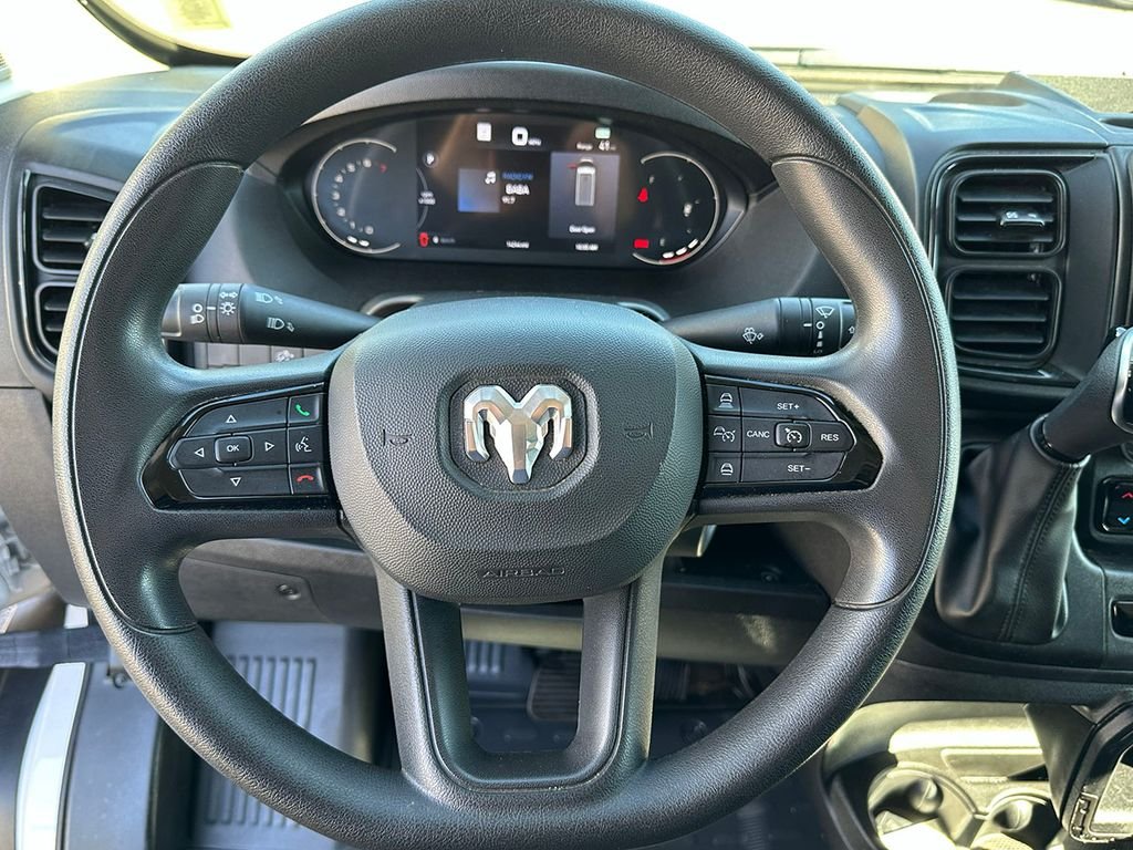 Used 2025 White Ram Base image 28