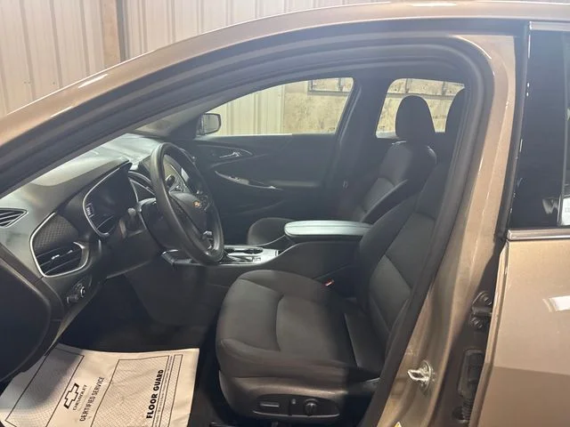 2025 Chevrolet Malibu 1LT - Photo 11
