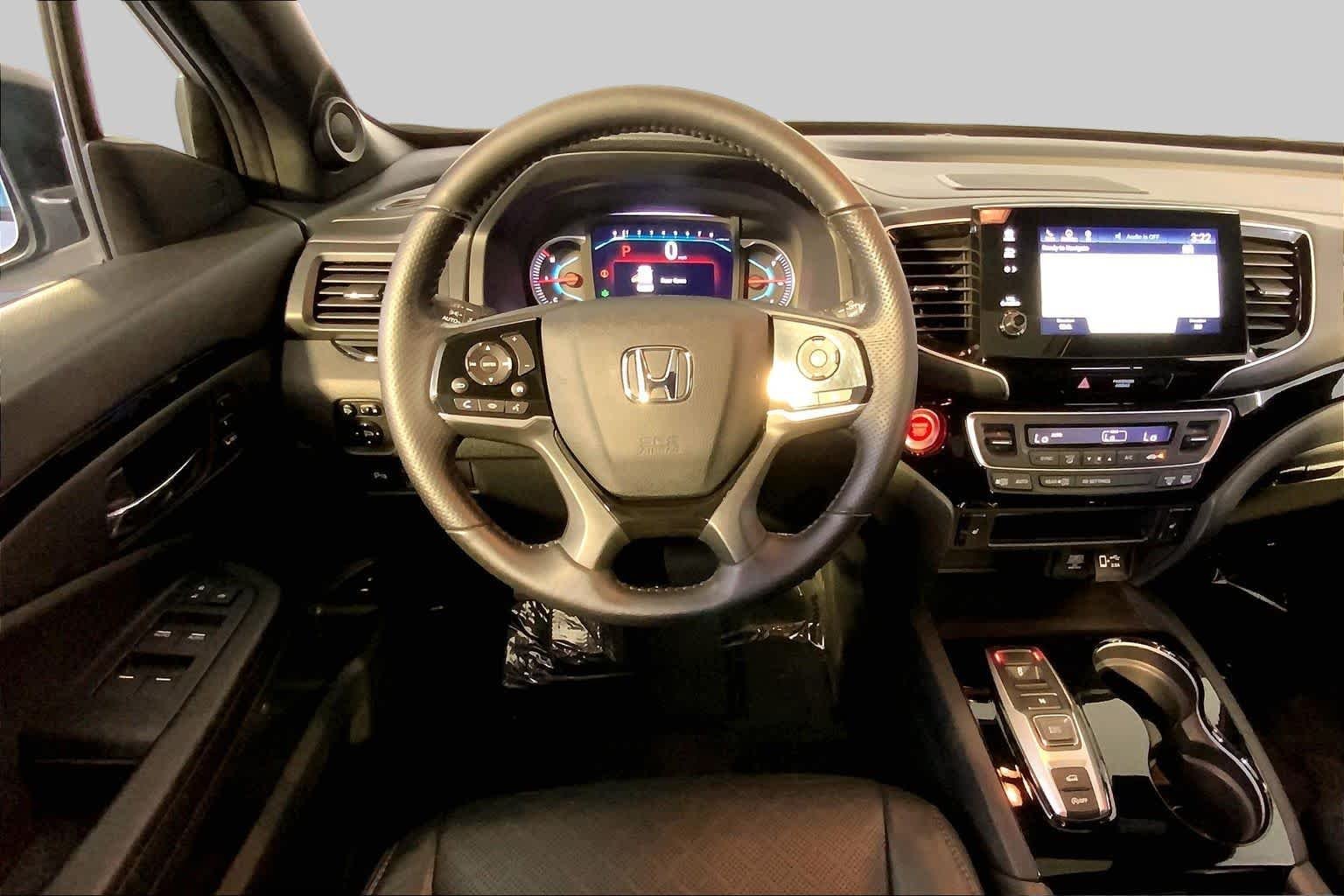 Used 2019 Lunar Silver Metallic Honda Touring image 6