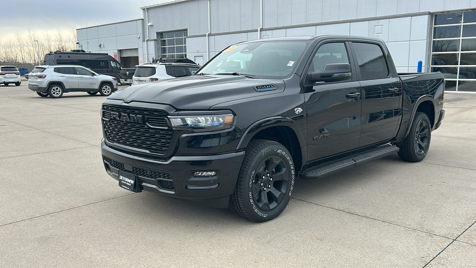 New 2026 Diamond Black Crystal Pearl-Coat Exterior Paint RAM Big Horn/Lone Star image 7