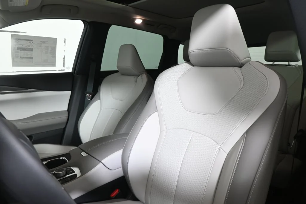 New 2027 Black INFINITI LUXE image 16