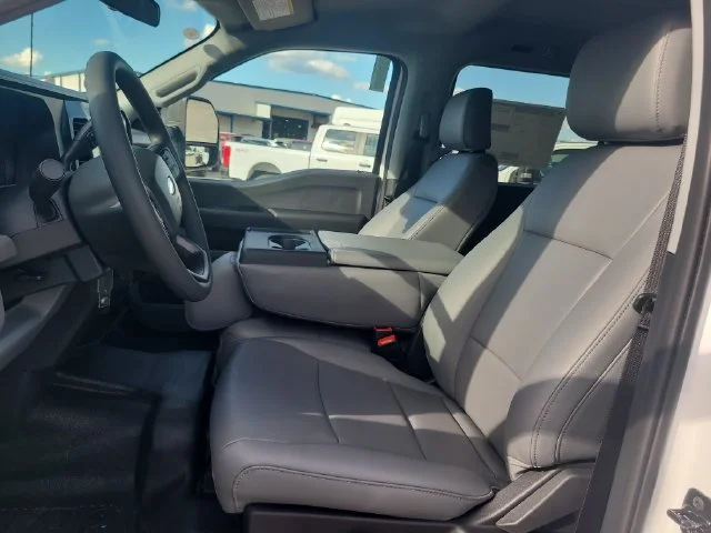 New 2027 Oxford White Ford XL 4WD CREW CAB image 19