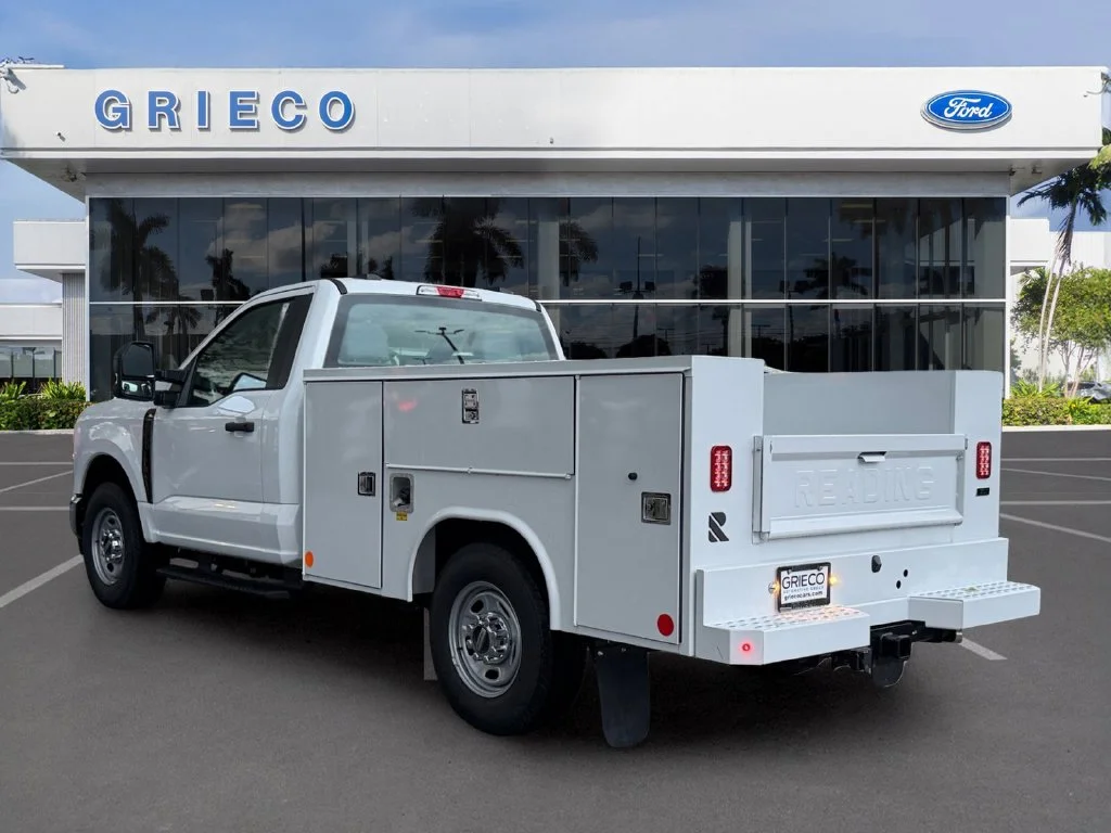 New 2027 Oxford White Ford F-250® XL image 5