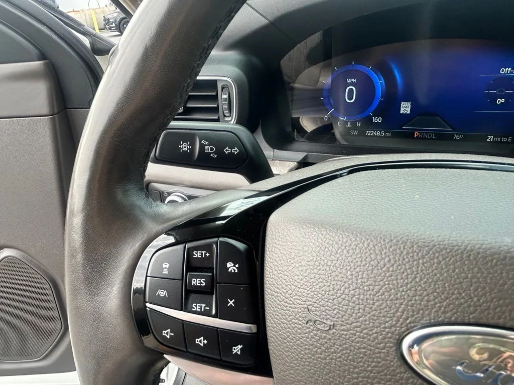 Used 2022 White Ford Platinum image 13