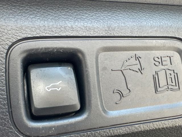 Used 2024 Silver Ford Limited image 19