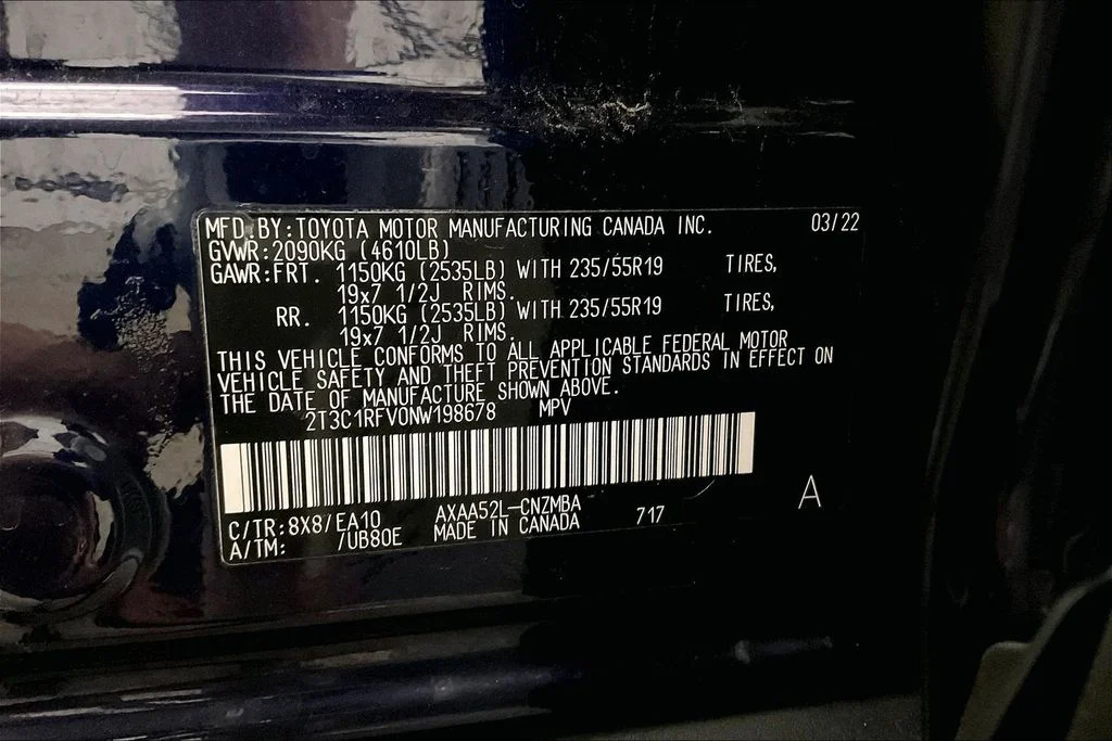 Used 2022 Blue Toyota XLE Premium image 39