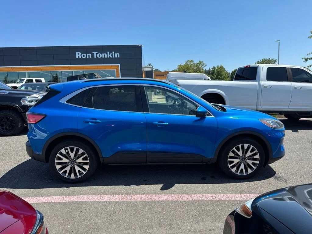 Used 2020 Blue Metallic Ford Titanium image 10