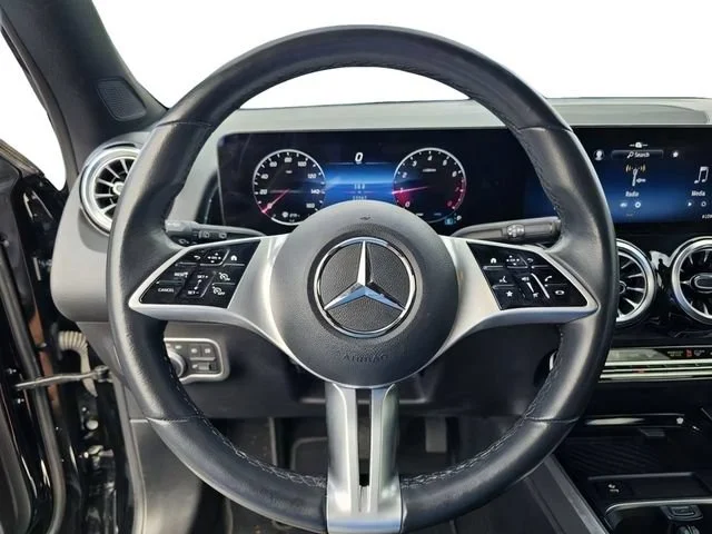 Used 2024 Black Mercedes-Benz GLB 250 image 20