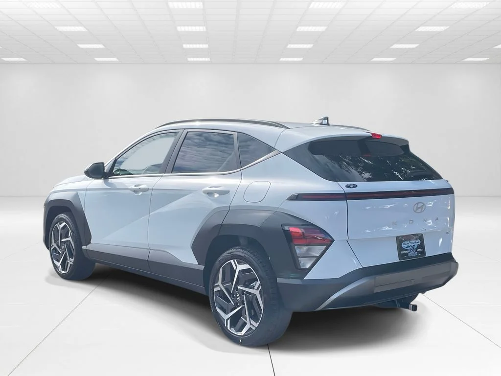 New 2026 White Hyundai SEL Premium image 4