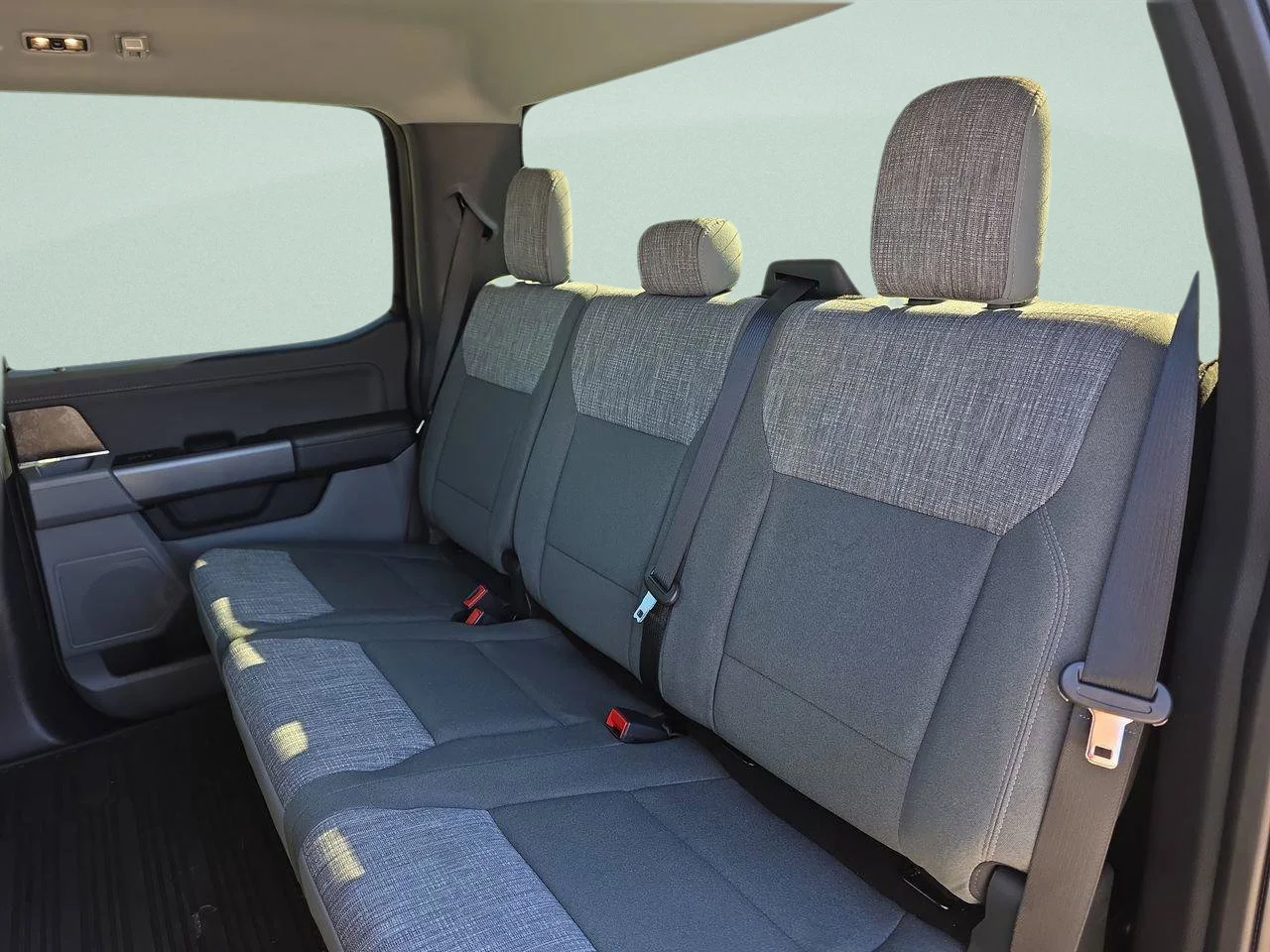 Used 2023 Agate Black Metallic Ford XLT image 25