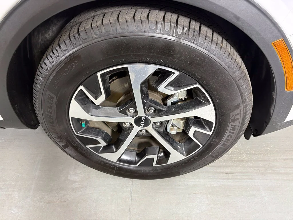 Used 2025 White Kia EX image 11