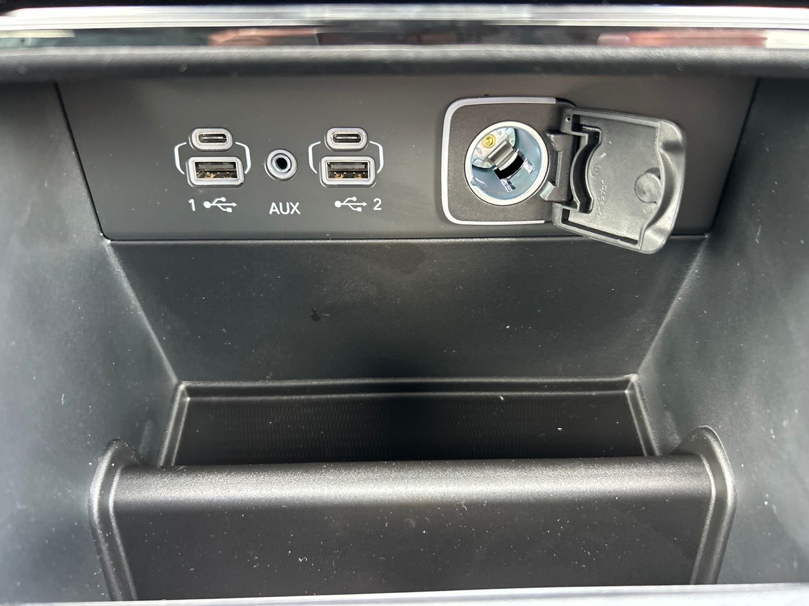 New 2026 Baltic Gray Metallic Clear-Coat Exterior Paint Jeep Limited image 30