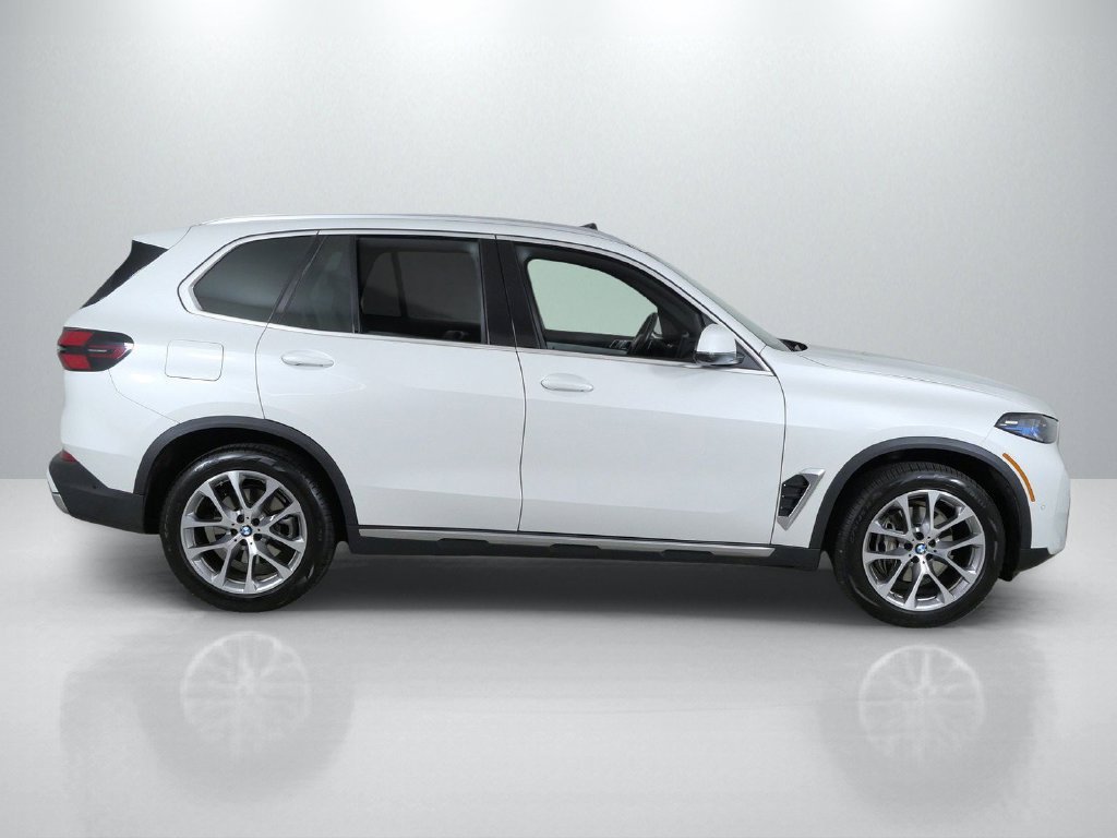 Certified Used 2024 Mineral White Metallic BMW xDrive40i image 10