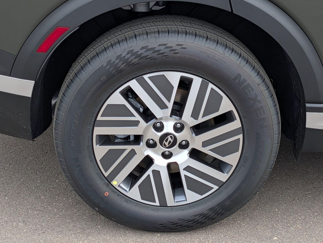New 2026 Titan Green Hyundai SEL Premium 7P image 5