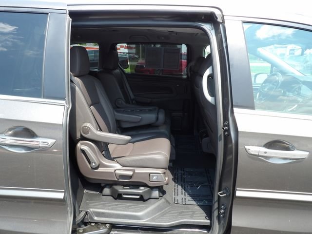 Used 2020 Pacific Pewter Metallic Honda Touring image 48