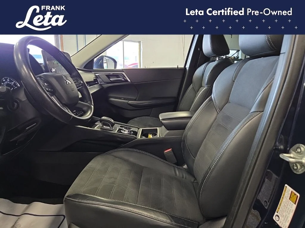 Used 2022 Blue Mitsubishi SE image 13