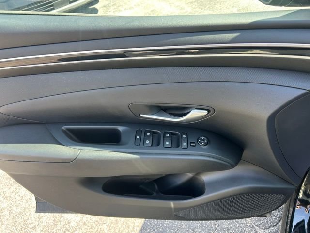 Used 2022 Black Hyundai SEL image 11