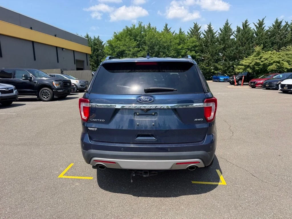Used 2017 Blue Ford Limited image 7