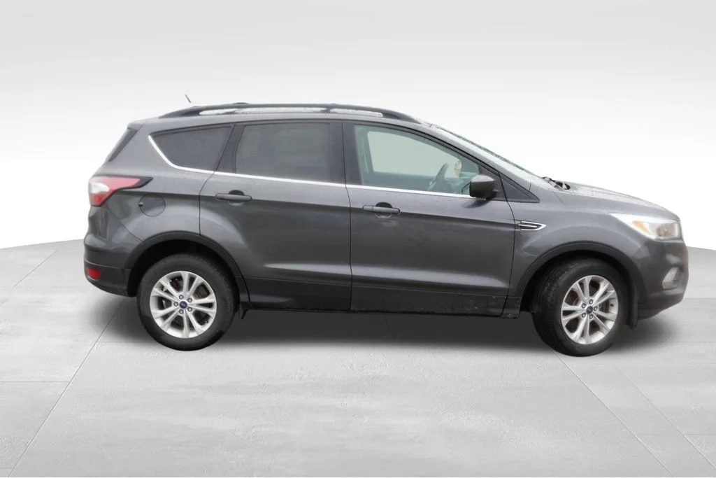 Used 2018 Gray Ford SE image 2