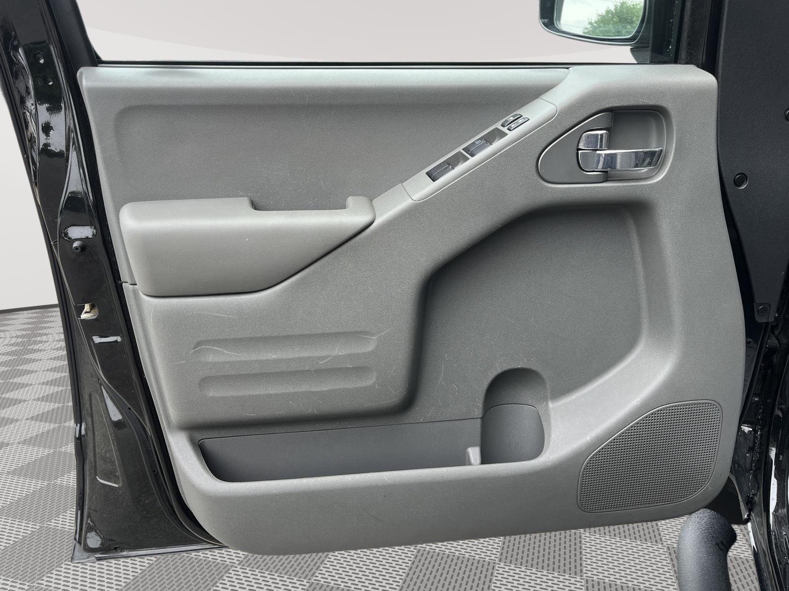Used 2020 Magnetic Black Pearl Nissan SV image 17