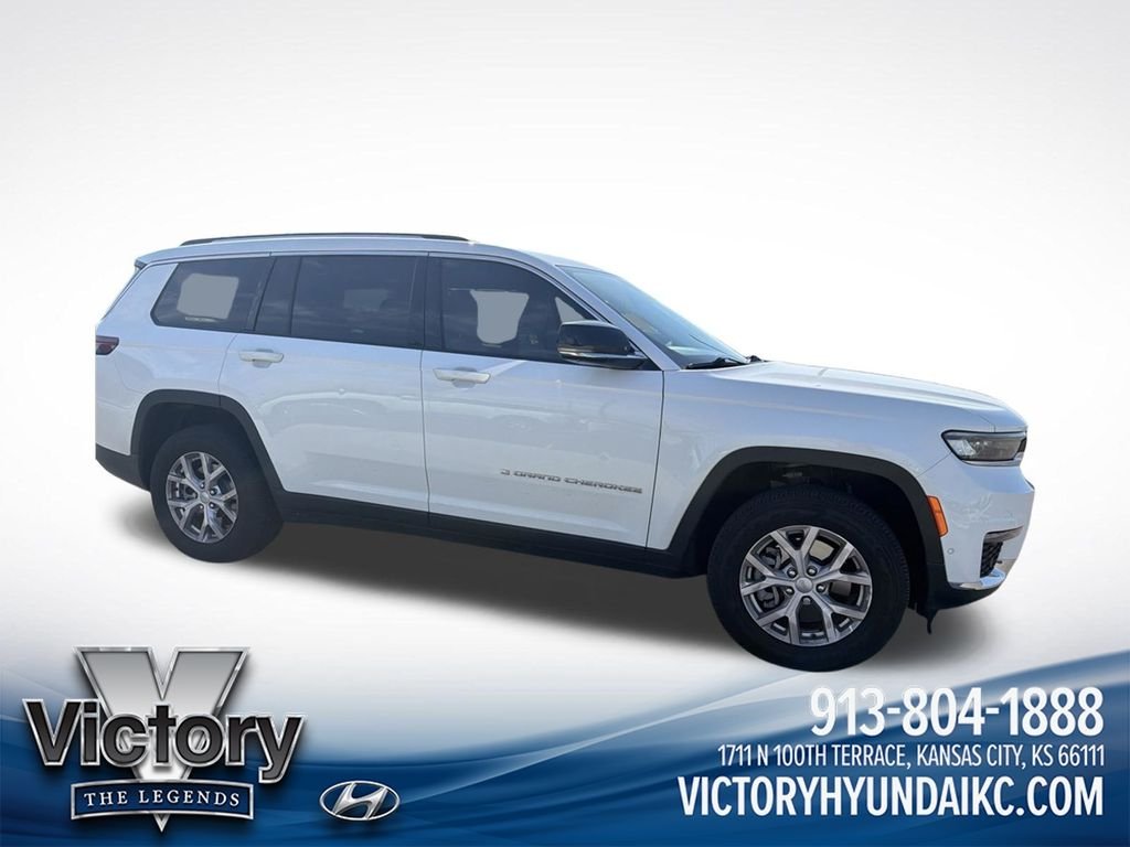 Used 2022 White Jeep Limited image 4
