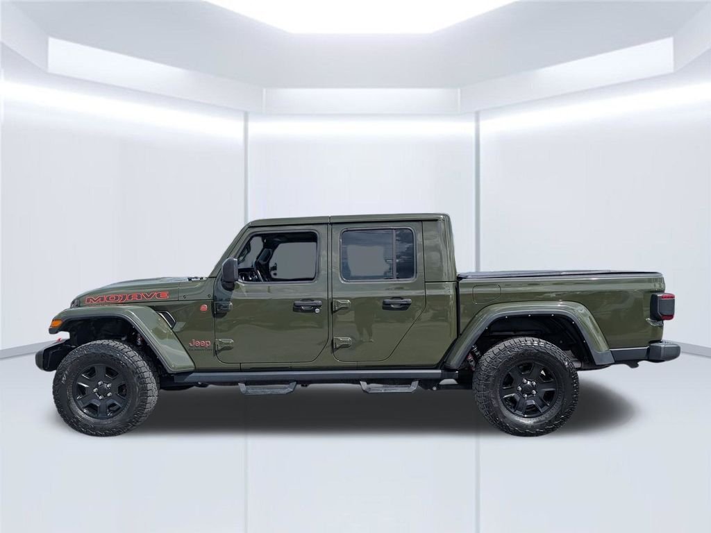 Used 2022 Green Jeep Mojave image 2