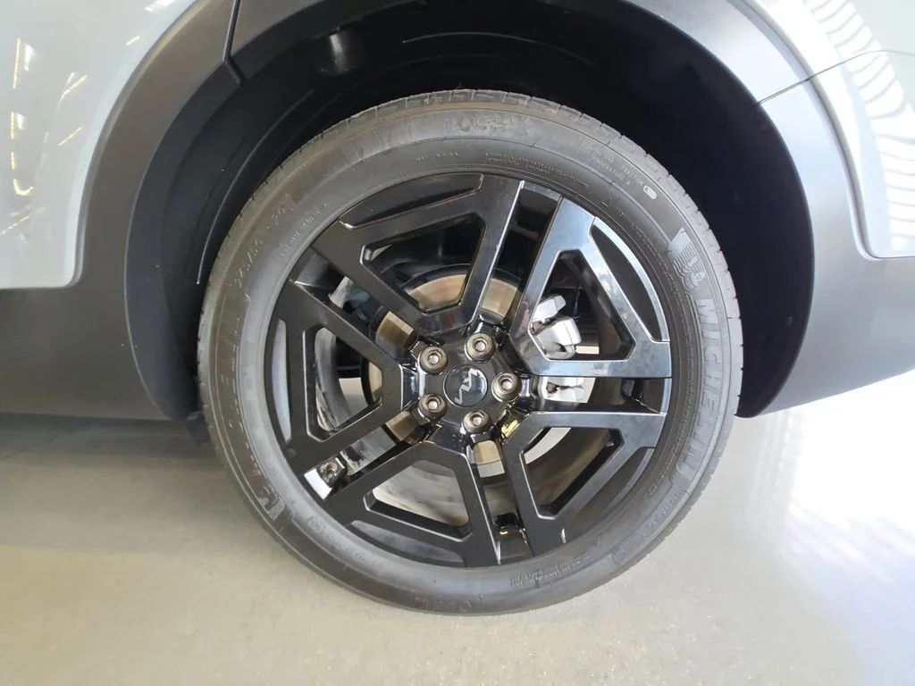 Used 2025 Gray Kia SX-Prestige X-Line image 27