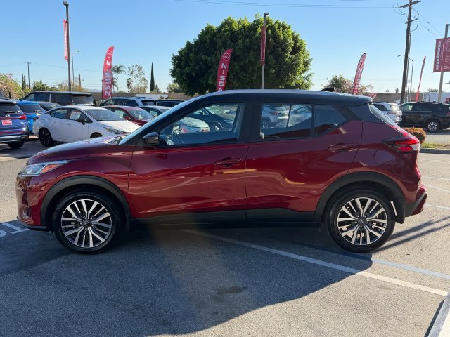 Used 2023 Red Nissan SV image 4