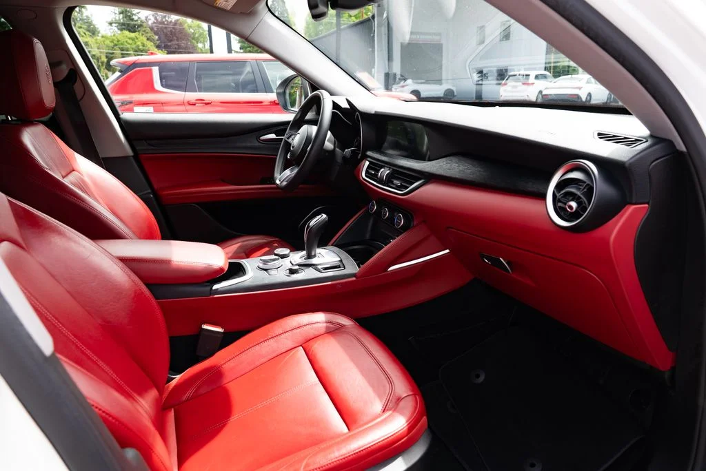 Used 2021 White Alfa Romeo Sprint image 25
