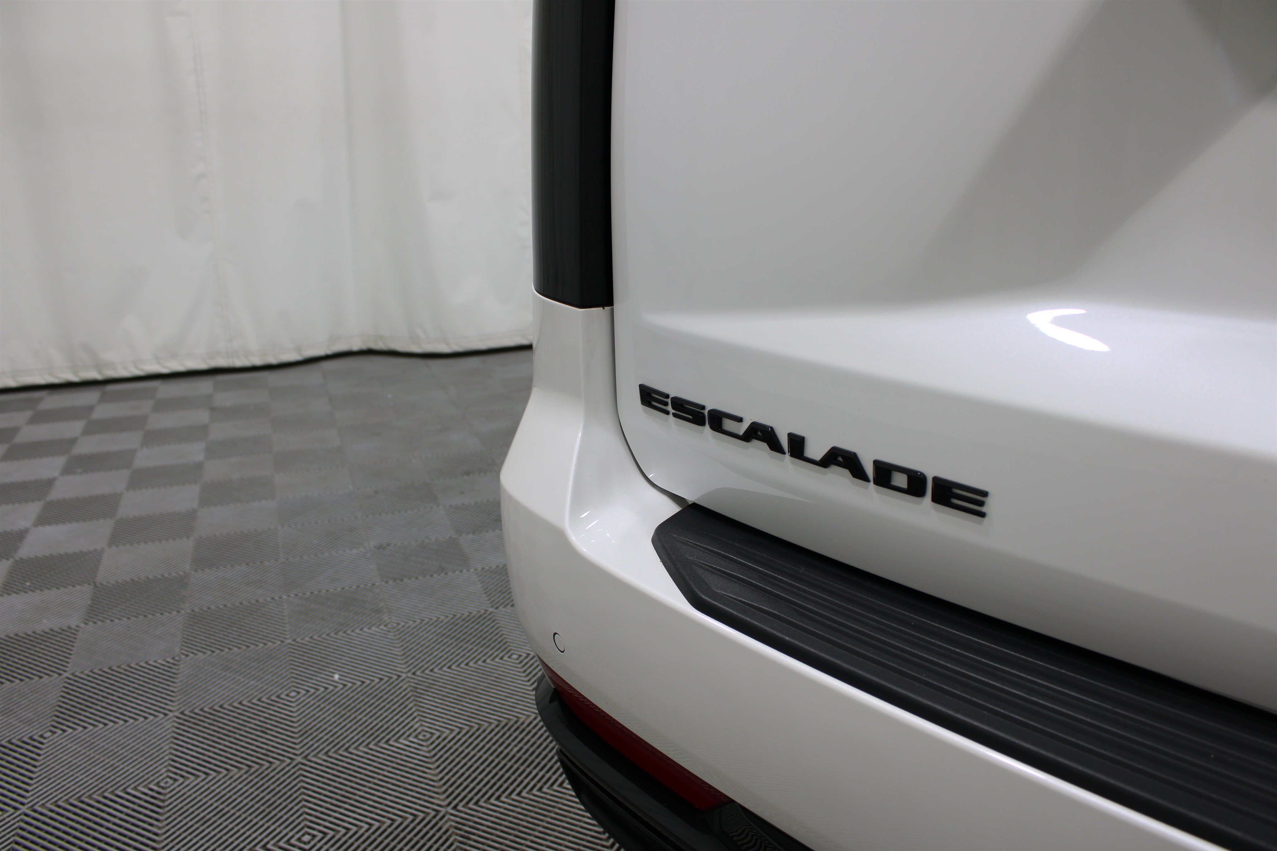 Used 2024 Crystal White Tricoat Cadillac 4WD Sport image 33