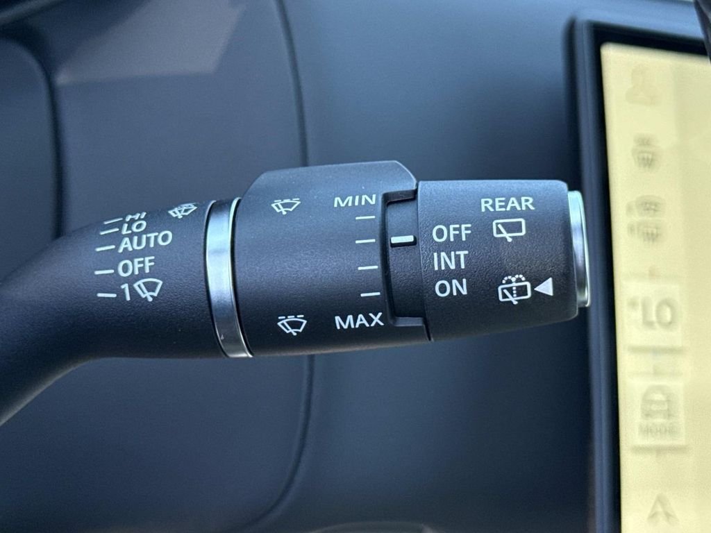 New 2026 Carpathian Grey Land Rover SE image 9
