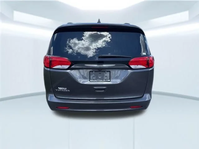 Used 2021 Gray Chrysler LXI image 7
